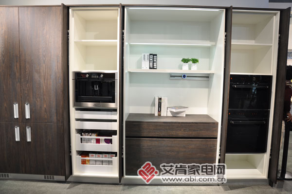 SAKURA樱花认为厨房一体化应更重厨电与橱柜的设计和融合